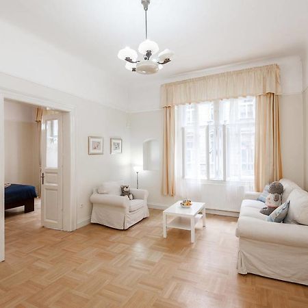 Historic Centre-Spacious Apartment Прага Экстерьер фото