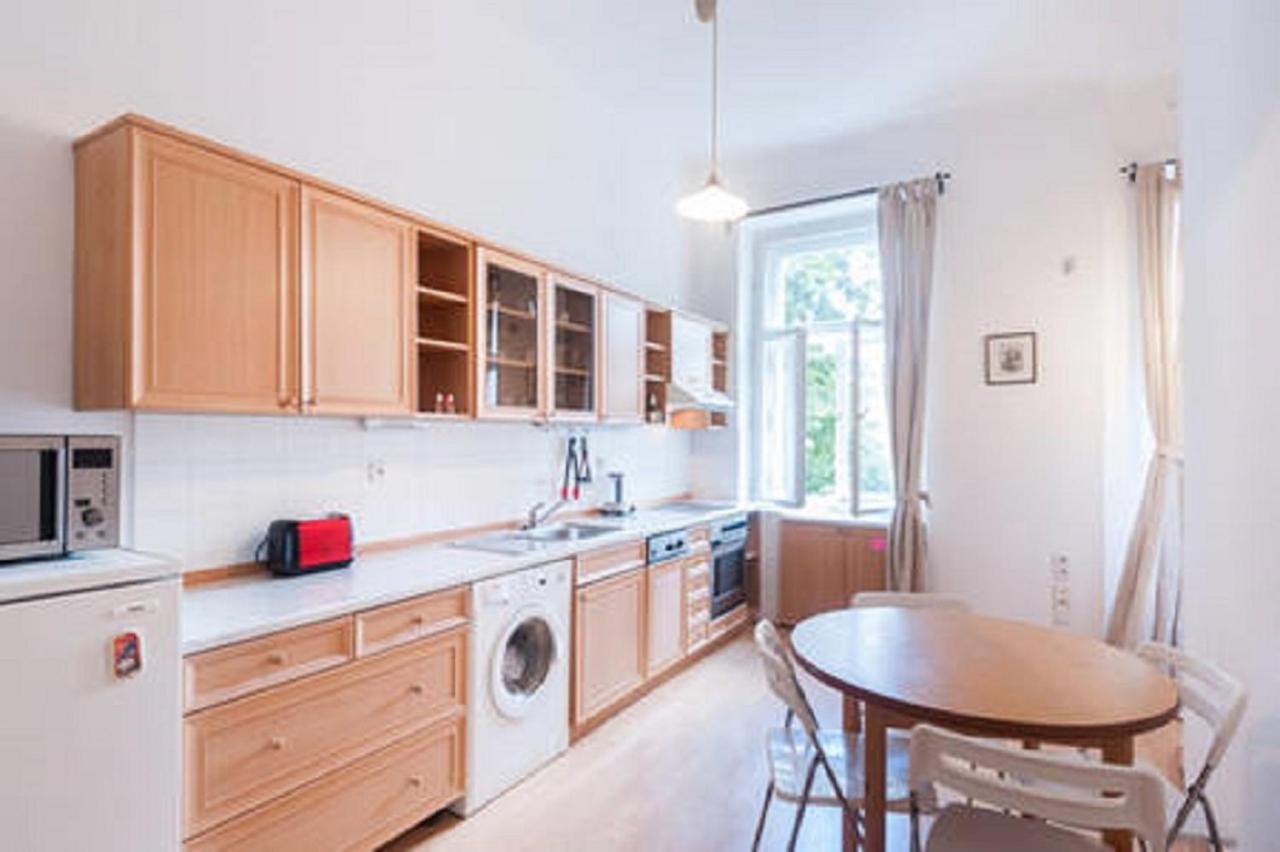 Historic Centre-Spacious Apartment Прага Экстерьер фото